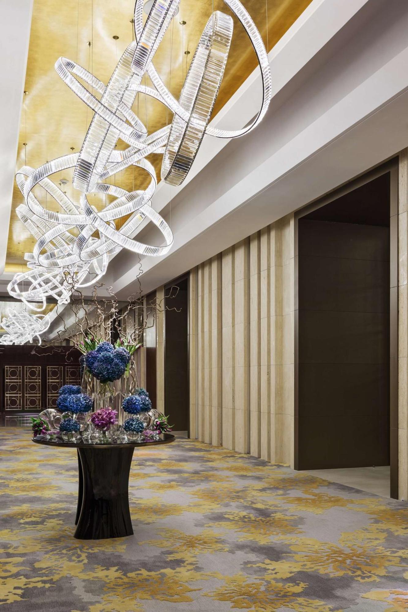 Hyatt Regency Riyadh Olaya Екстер'єр фото The lobby of the hotel