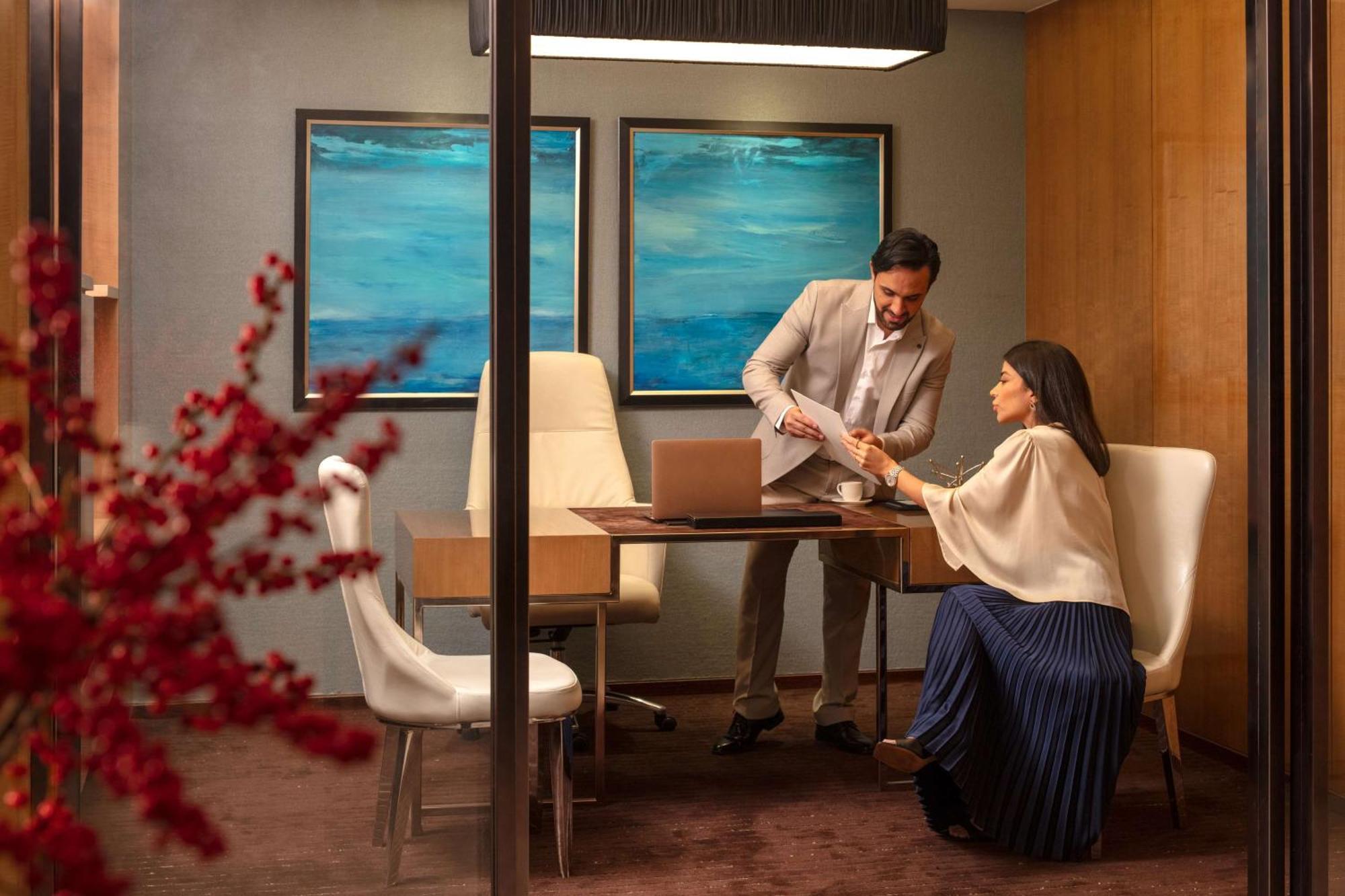 Hyatt Regency Riyadh Olaya Екстер'єр фото A private meeting room at the airport