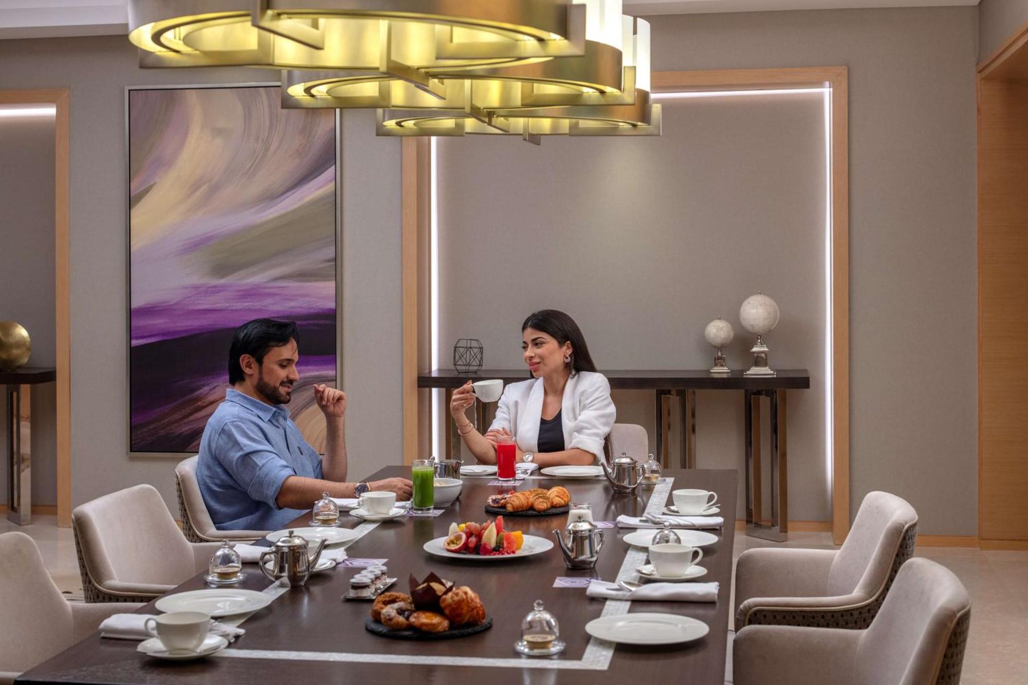 Hyatt Regency Riyadh Olaya Екстер'єр фото A dining room