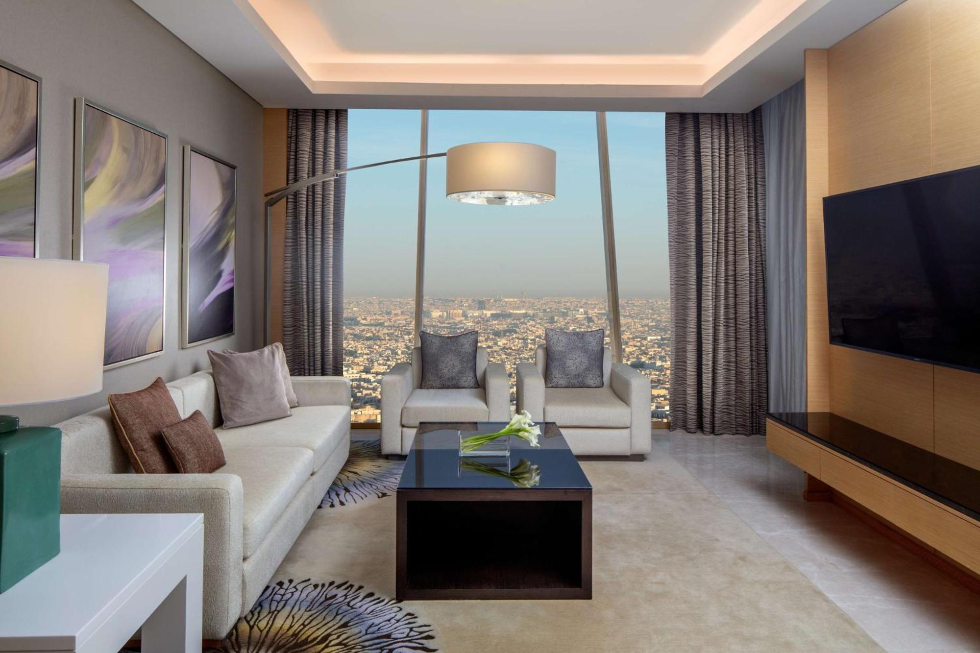 Hyatt Regency Riyadh Olaya Екстер'єр фото A living room in a typical apartment
