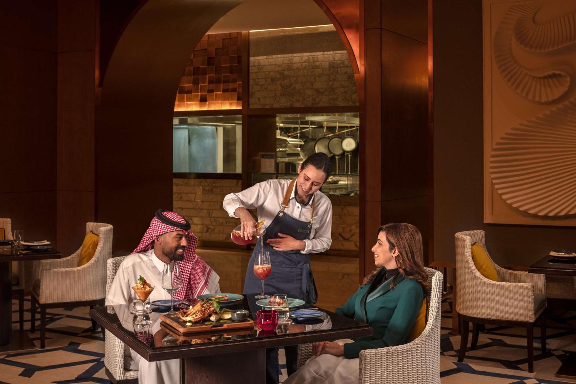 Hyatt Regency Riyadh Olaya Екстер'єр фото A restaurant in Riyadh