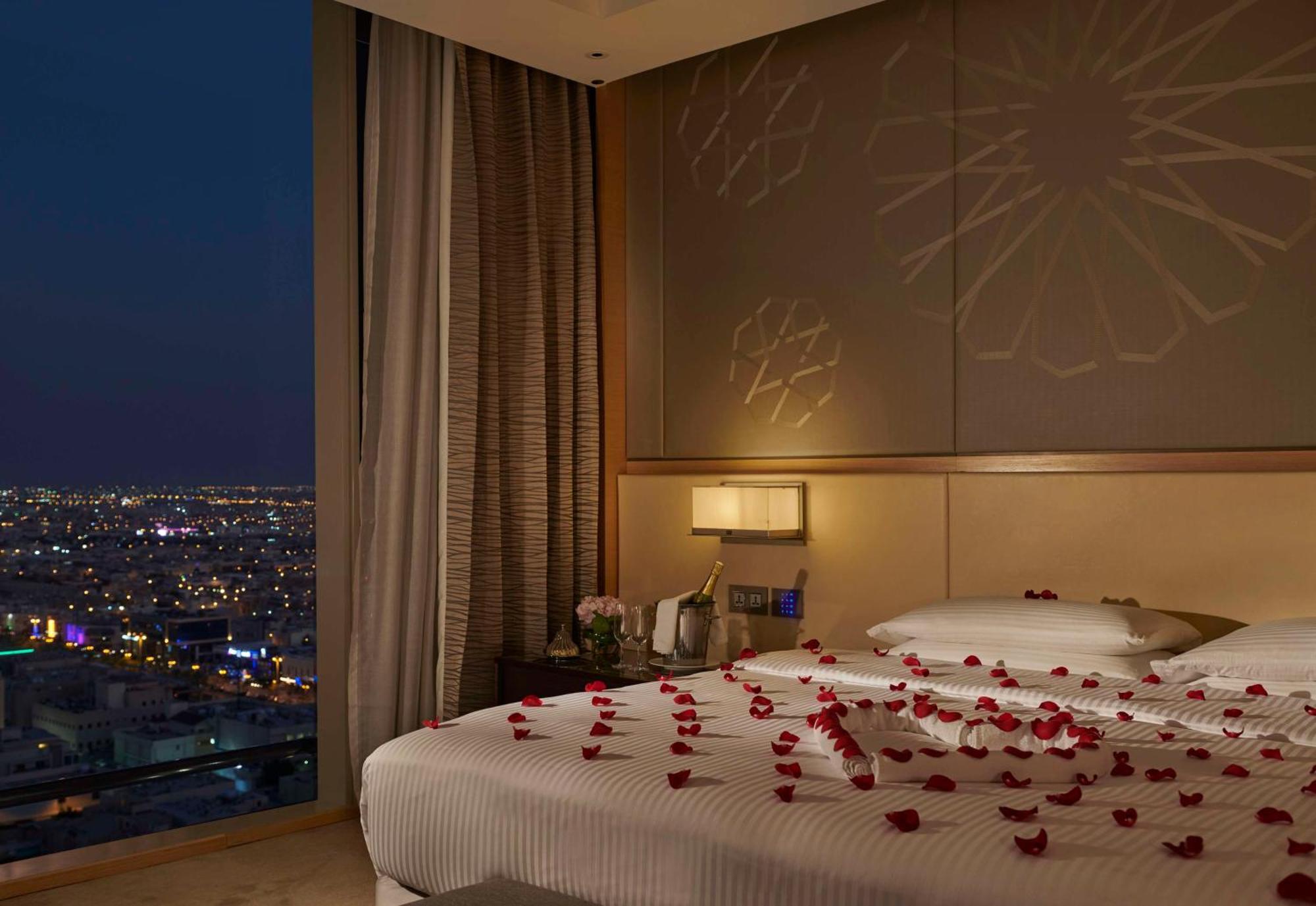 Hyatt Regency Riyadh Olaya Екстер'єр фото A bedroom at the hotel