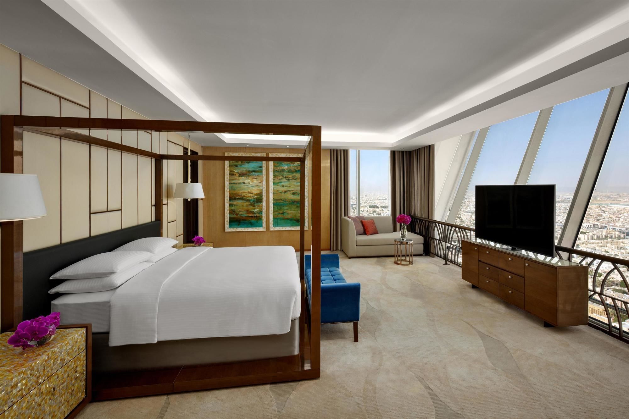 Hyatt Regency Riyadh Olaya Екстер'єр фото A bedroom at the Ritz-Carlton, Riyadh