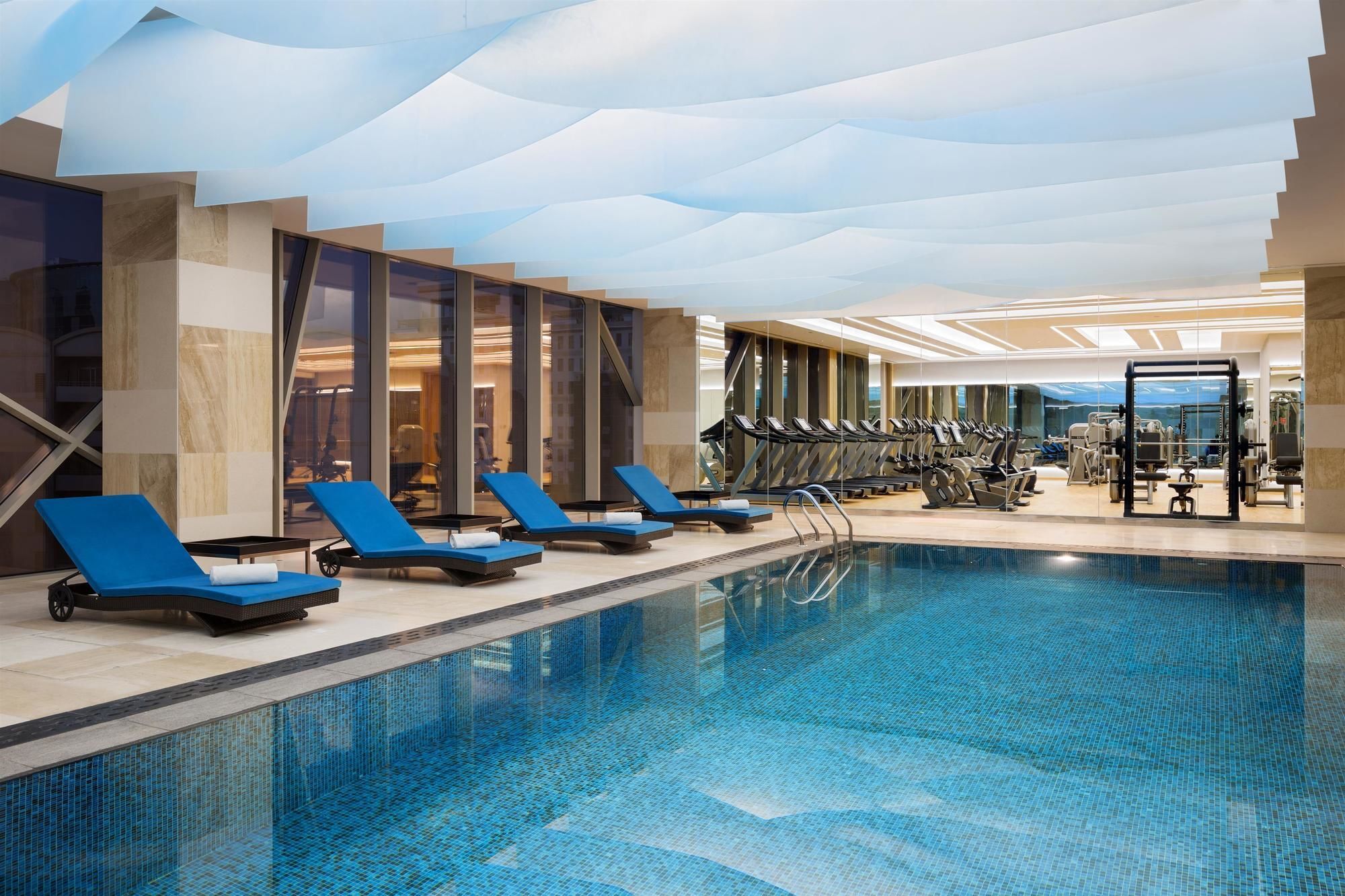 Hyatt Regency Riyadh Olaya Екстер'єр фото The swimming pool at the hotel